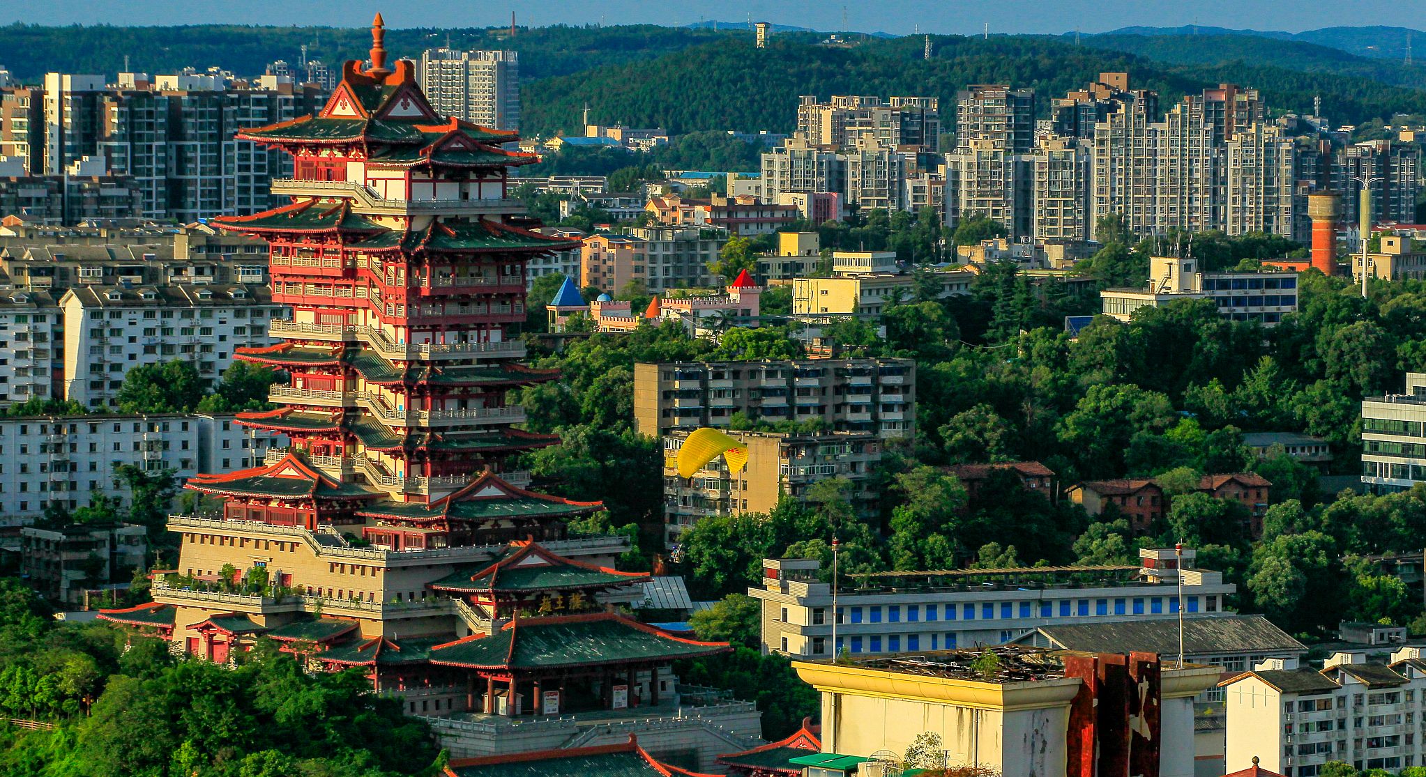 南充晚上去哪玩最嗨？夜生活全攻略及本地人私藏必打卡地