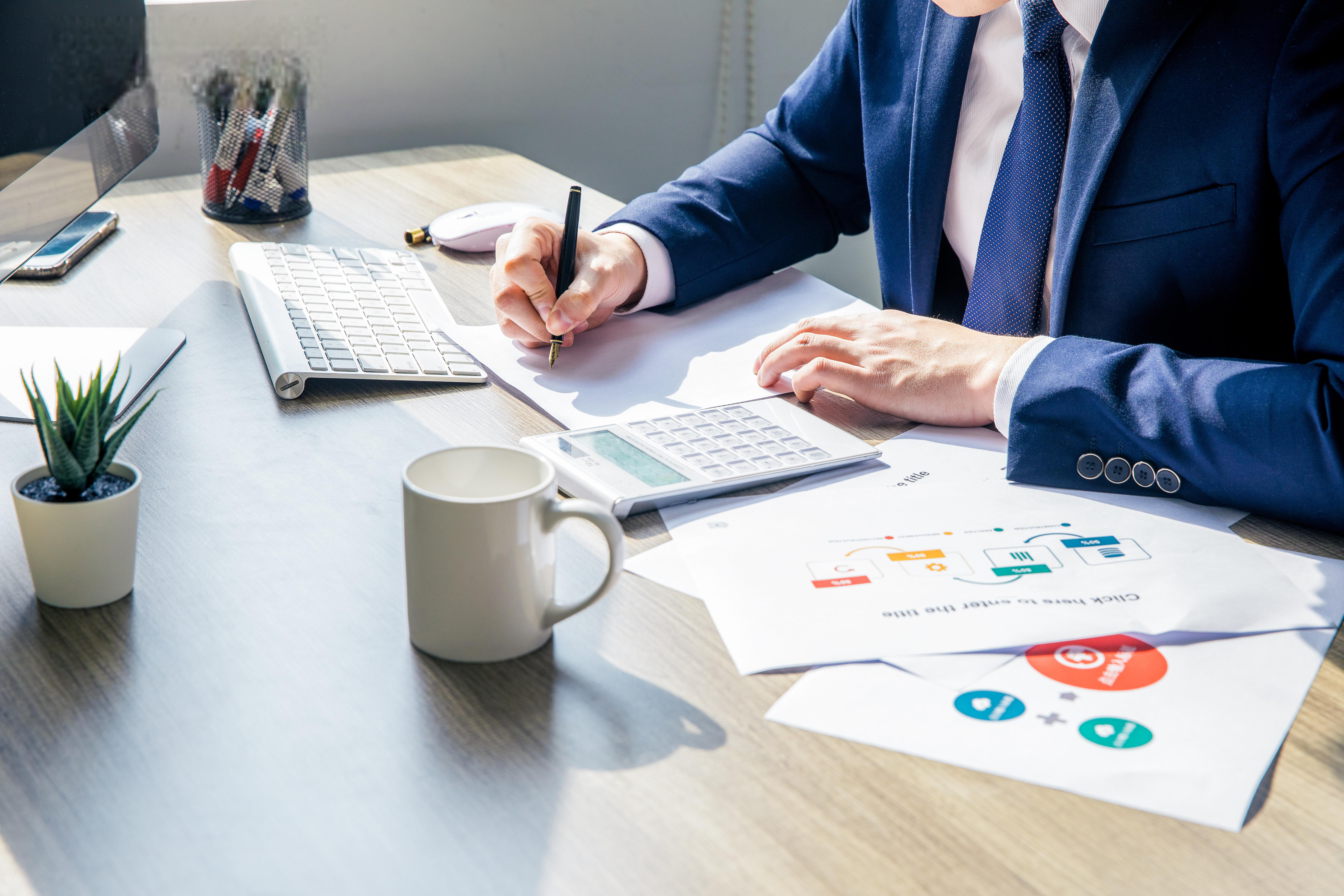 美女空降现象的社会镜像,职场丛林法则下的视觉博弈