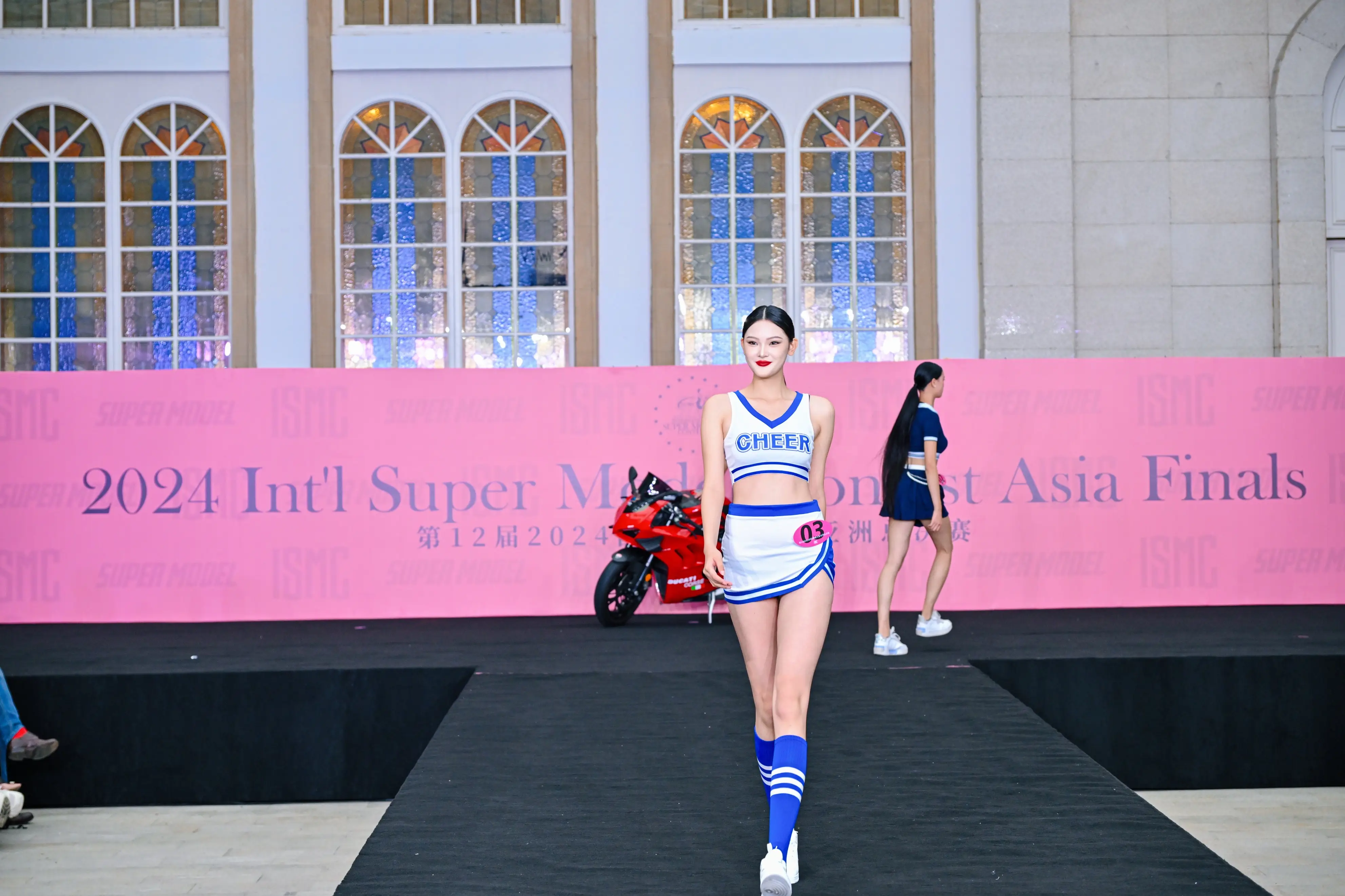 中国顶级女超模排行榜与模特行业解析