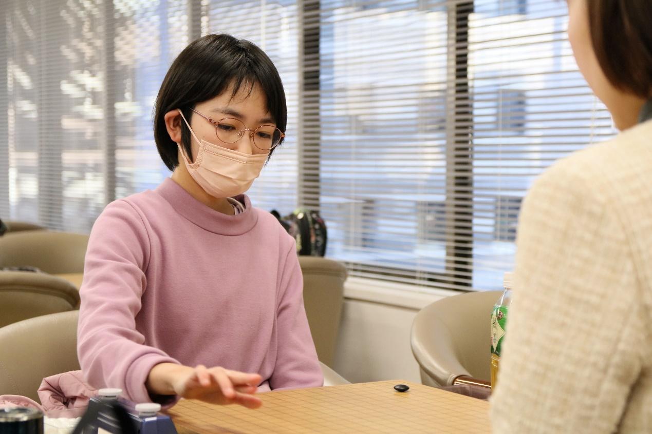 梅泽由香里围棋生涯与个人魅力解析：在围棋世界里闪耀的美女棋手