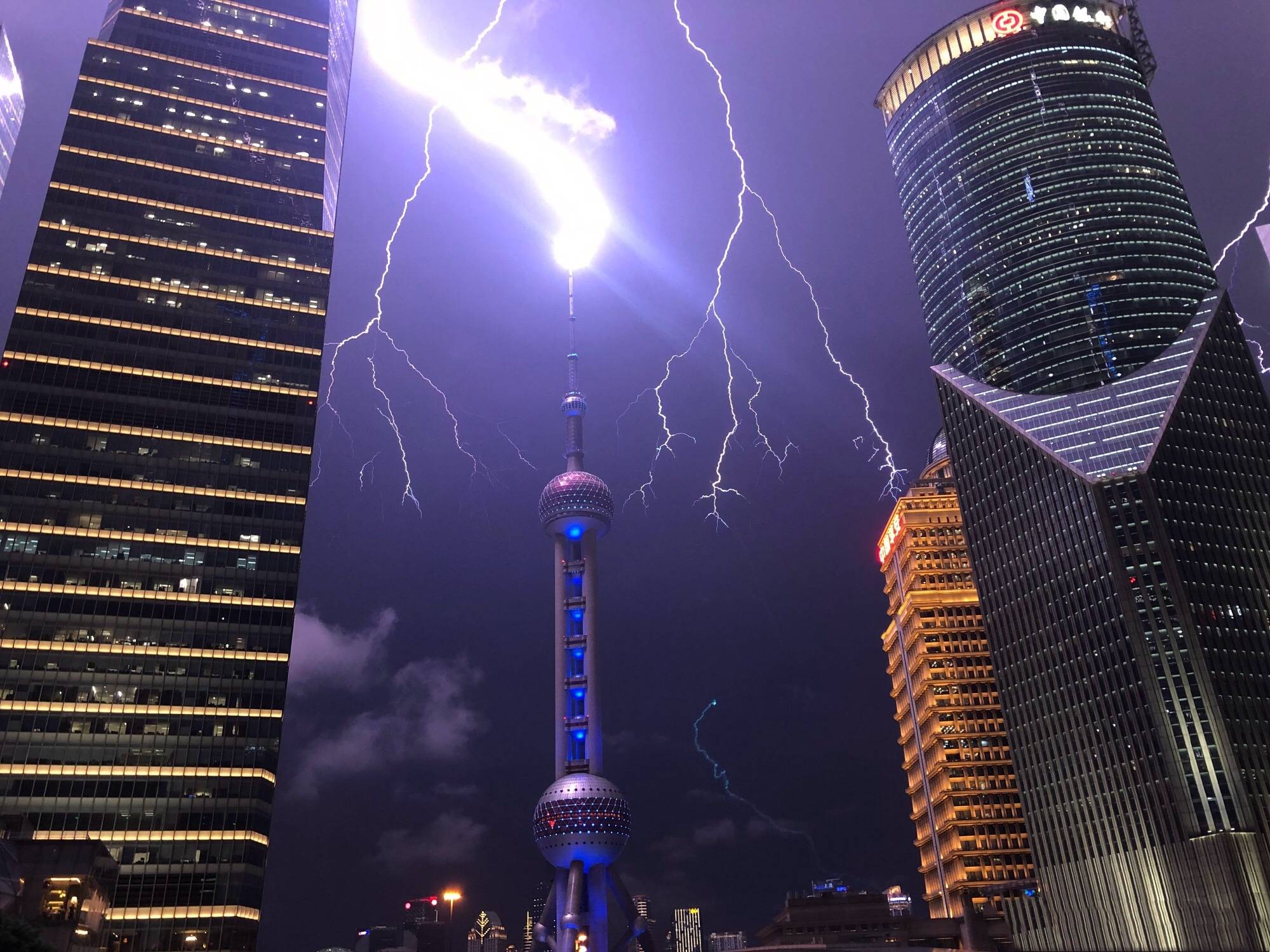 社区通告：少妇会所按摩推油大保健靠谱吗？2025年行内人教你避雷选好店