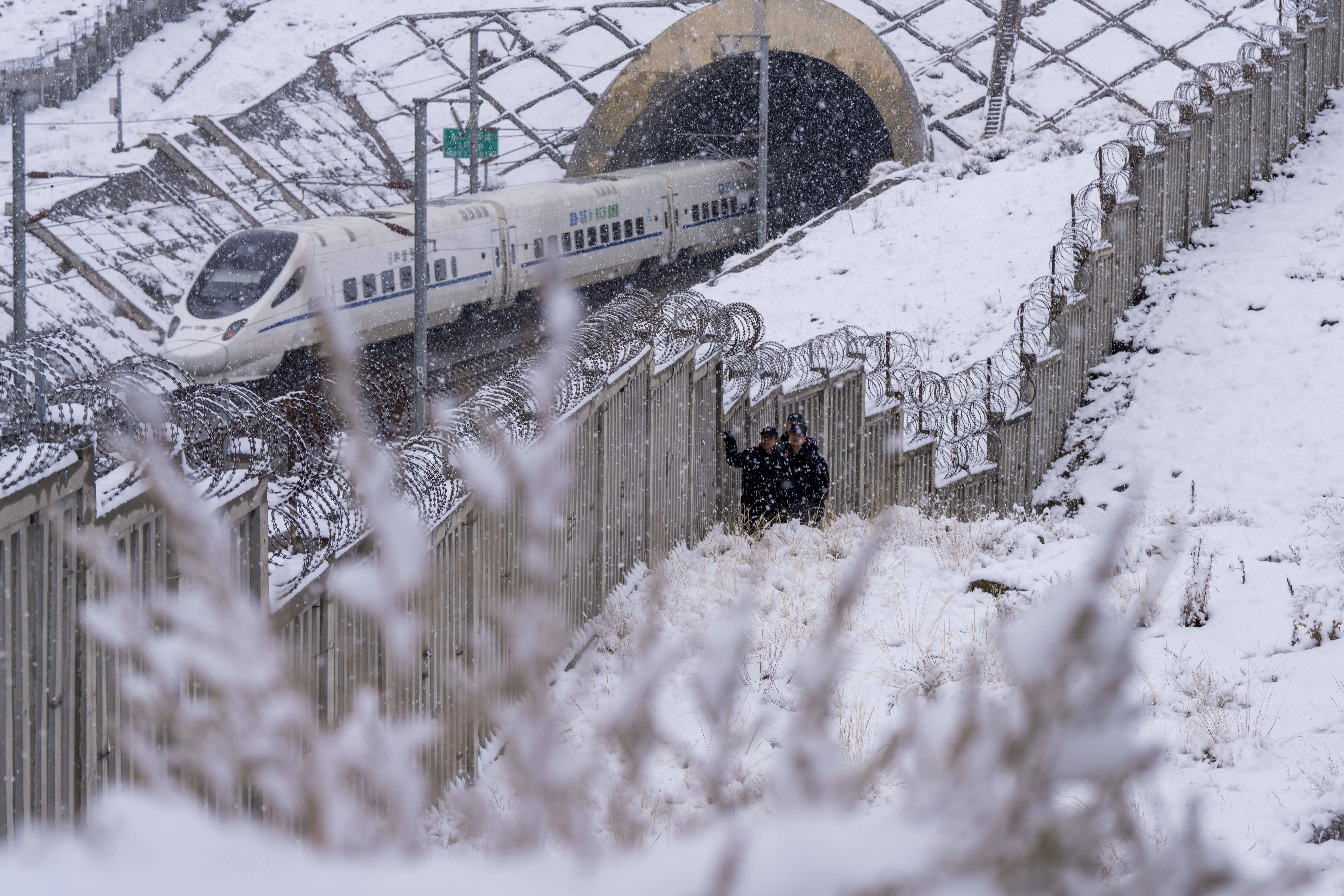 乌鲁木齐找服务多少钱——2025年最新价格行情全面解析