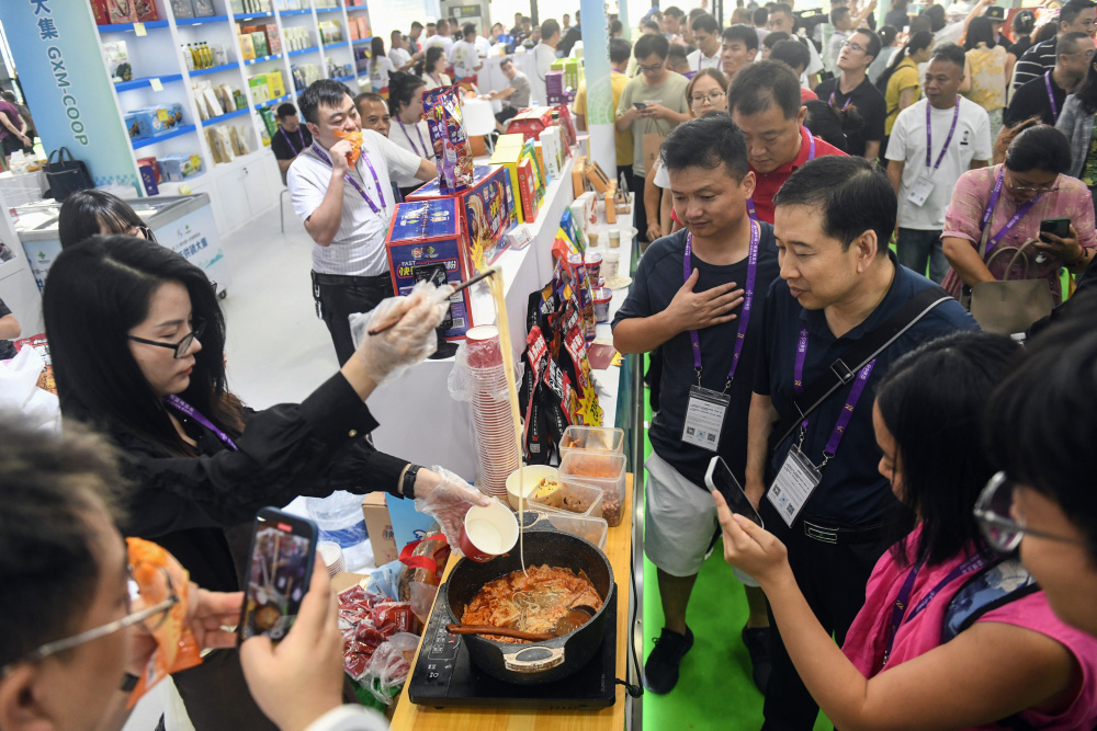 为什么你总出现在附近的人列表里？社交软件的定位机制全揭秘