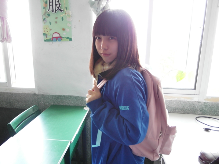 包学生妹一个月要多少钱？费用解析与避坑指南