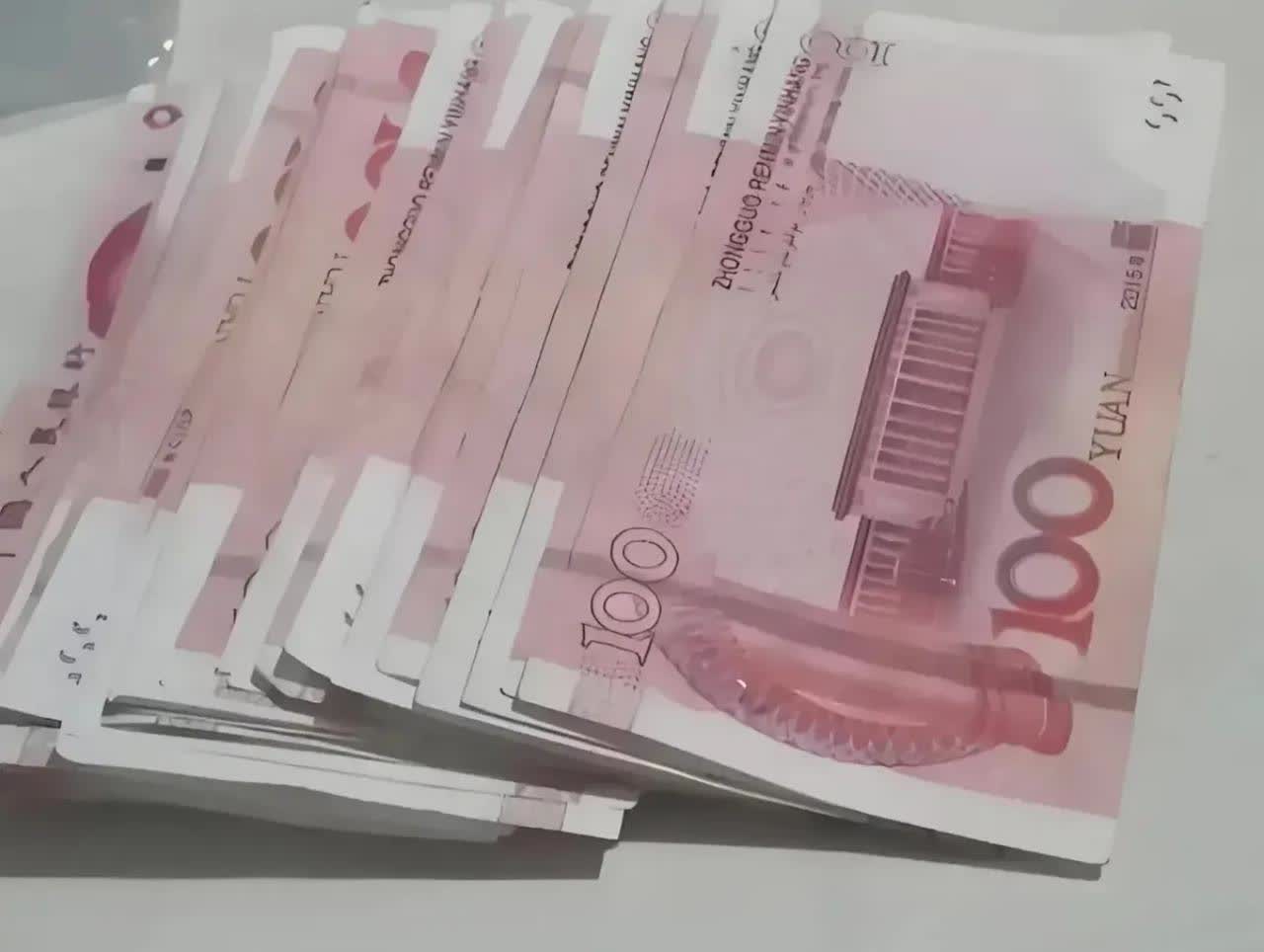 包养女大学生每月5000元预算够用吗？真实花费大揭秘