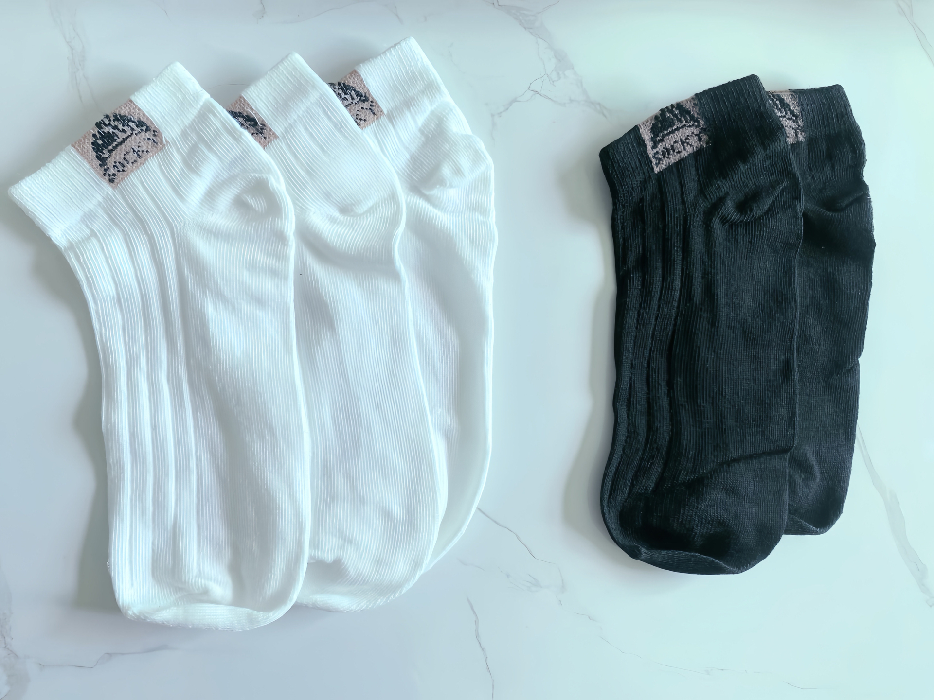 得知消息:袜子的暗语