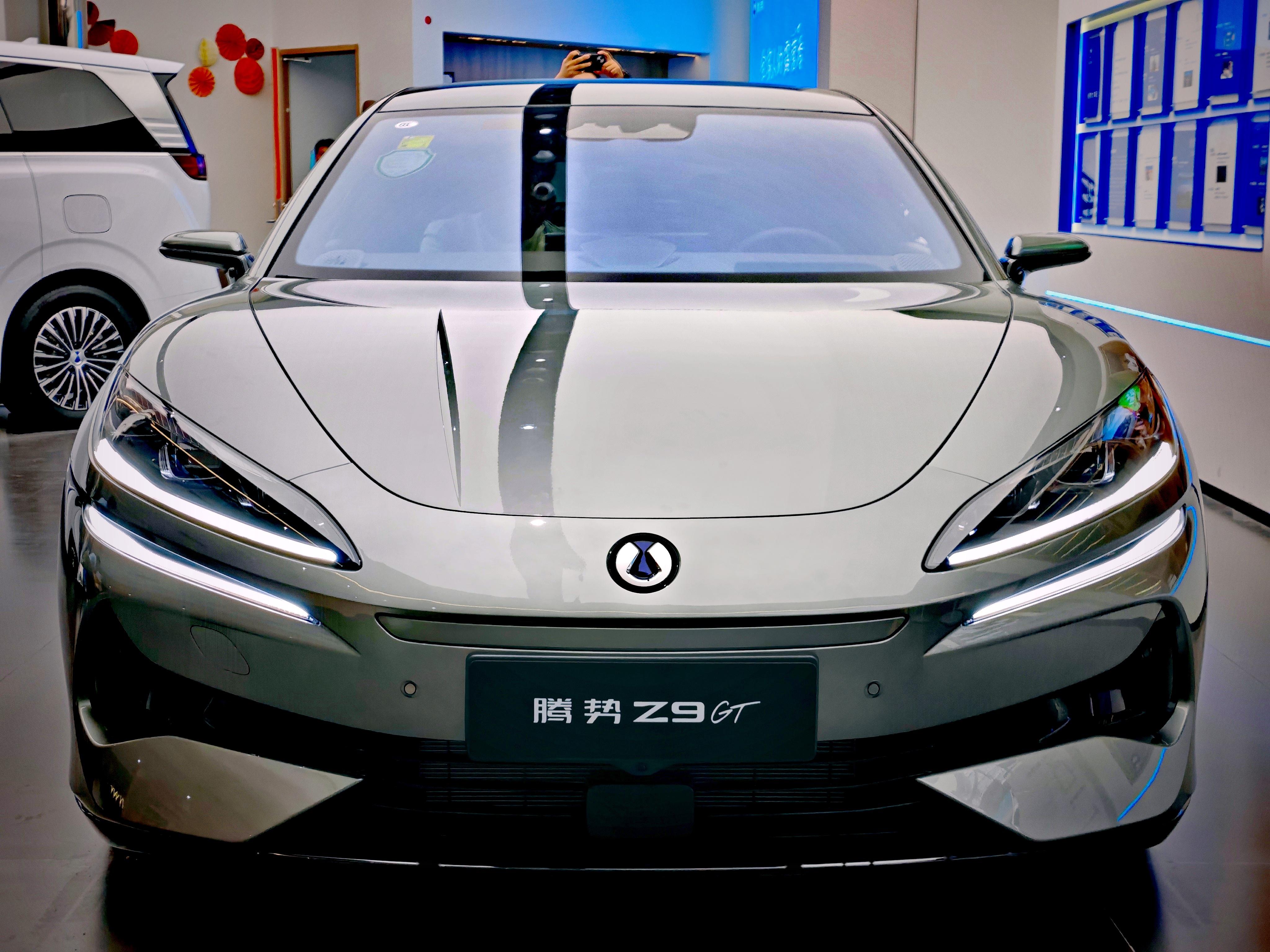 腾势D9价格解析 买腾势还是赛那