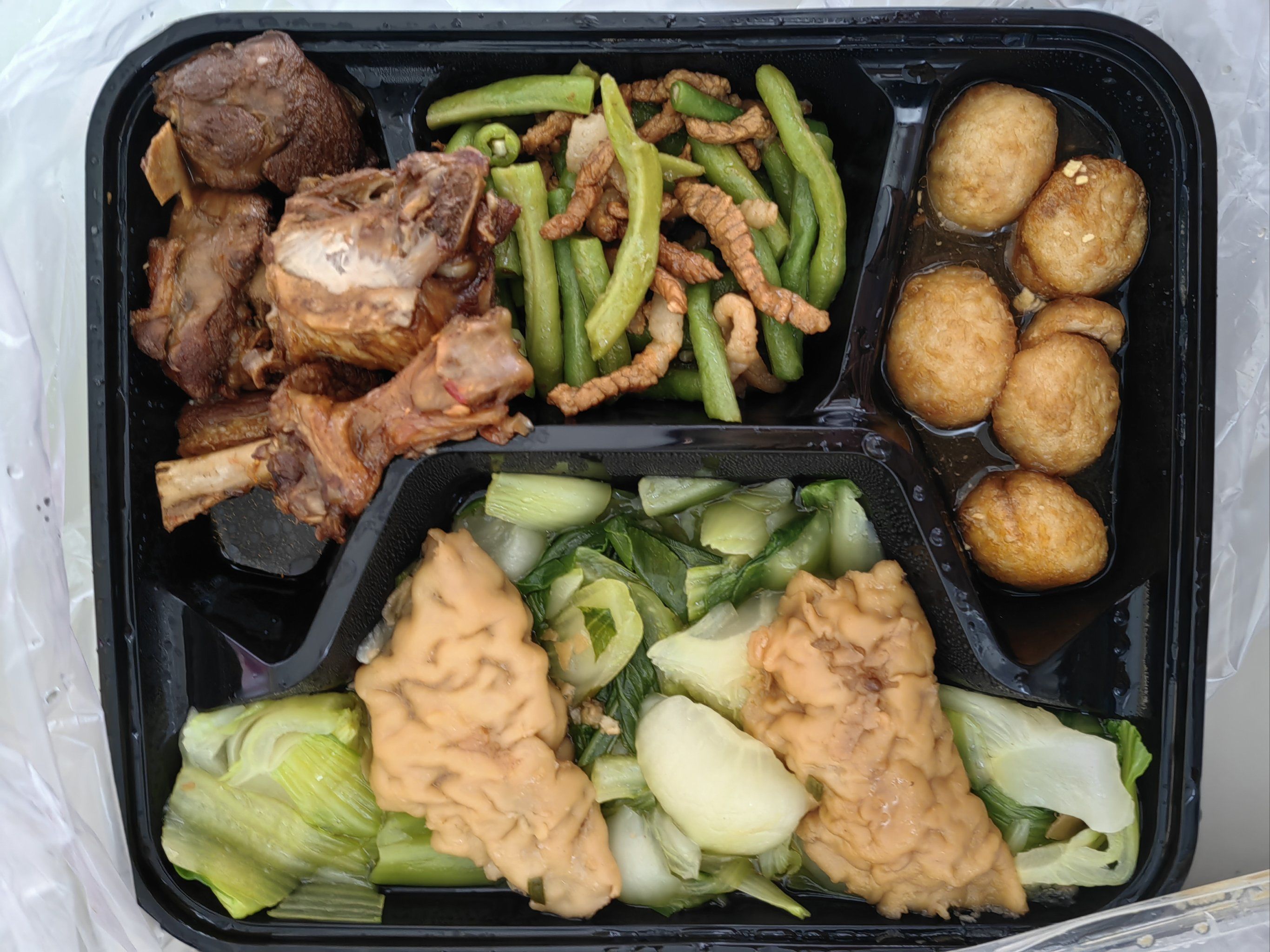 快餐时代下的速食社交:QQ如何成为年轻人的交友新据点?