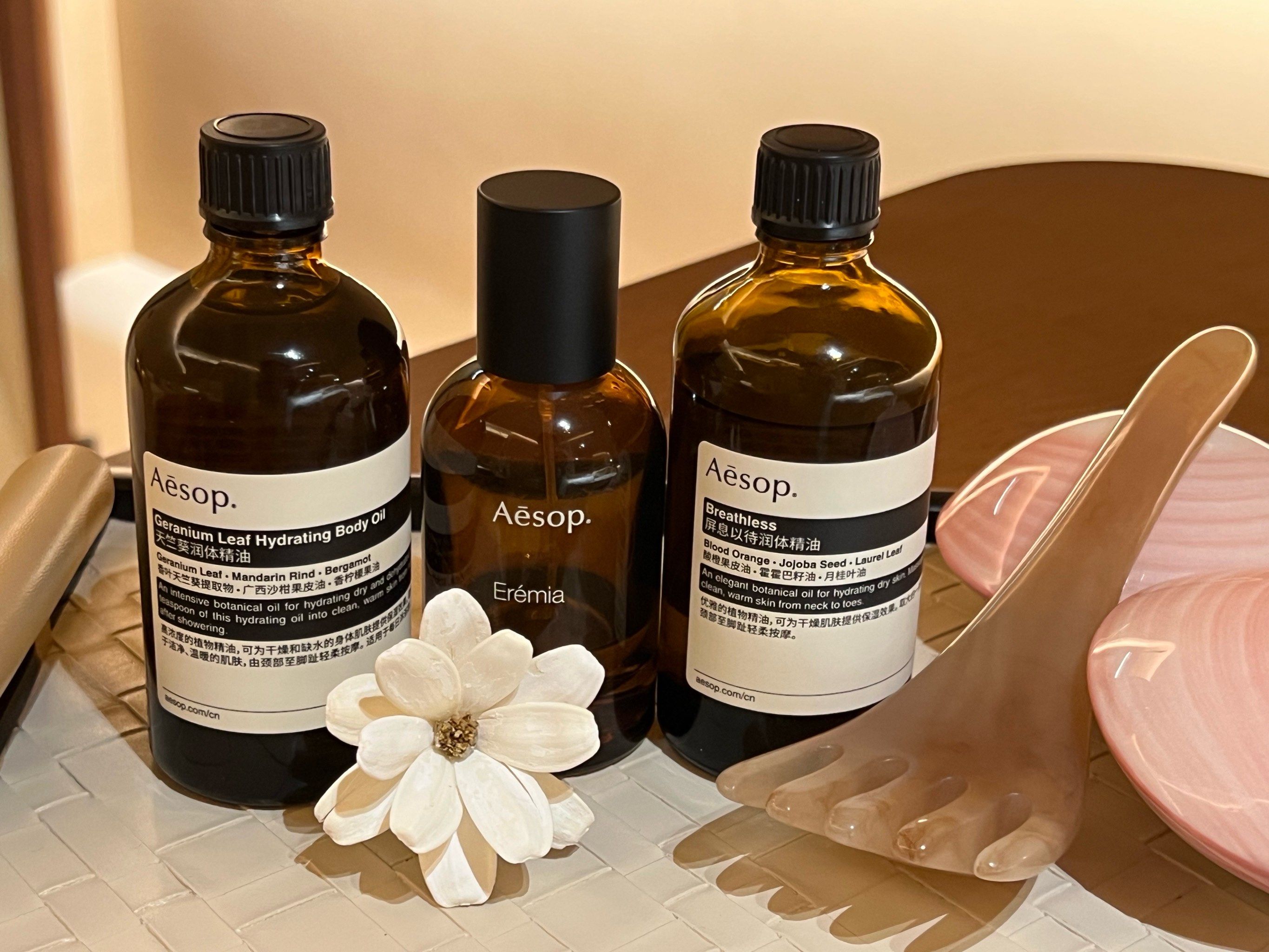 珠海女大学生的精油按摩