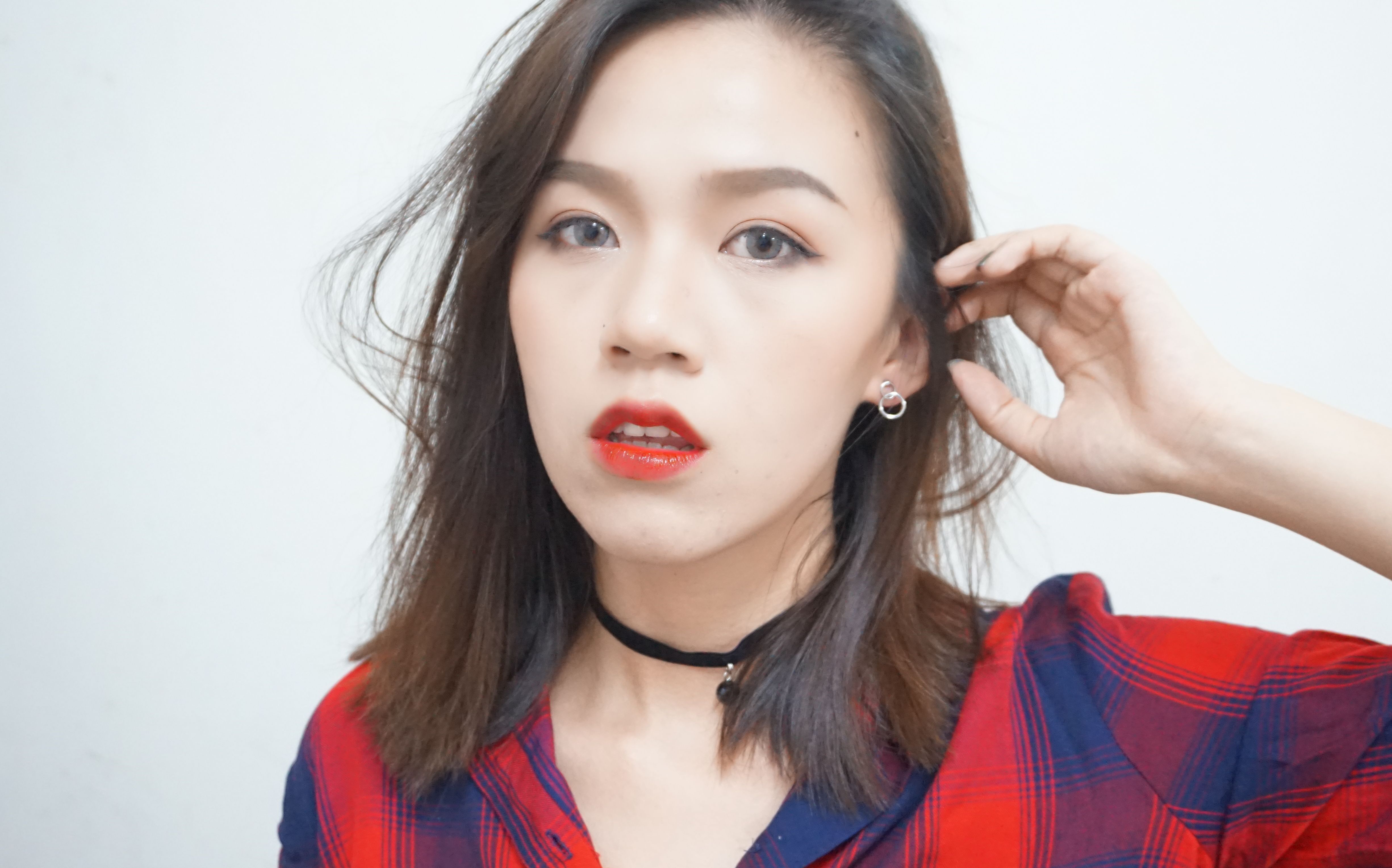 好消息曝光：城郊快餐达人找了个浓妆艳抹到底是什么操作？背后隐藏的商业逻辑解析