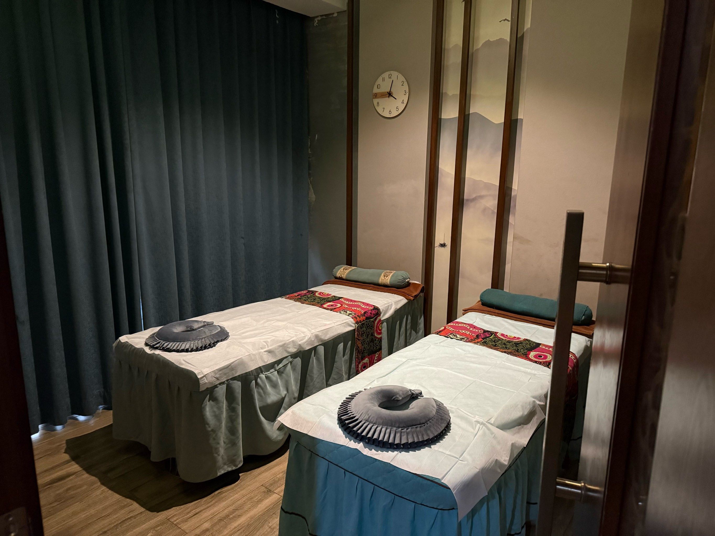 了解精油开背的好处及与其他按摩方式的区别