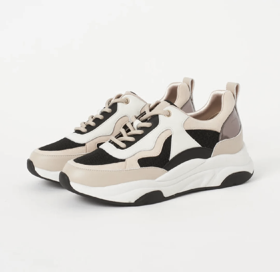 如何设计具有沙漠场景的户外运动鞋海报 沙漠场景运动鞋海报设计步骤