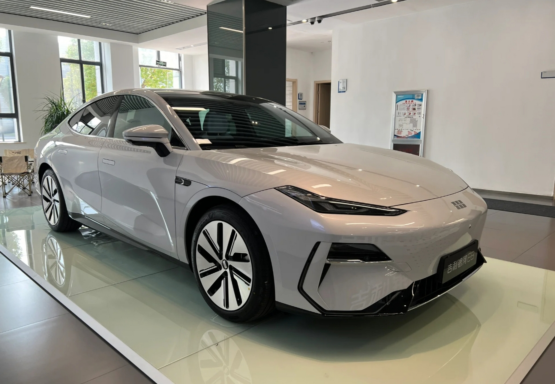 当深夜办公室亮起一盏茶：揭秘岳阳24小时上门茶饮服务的生存法则