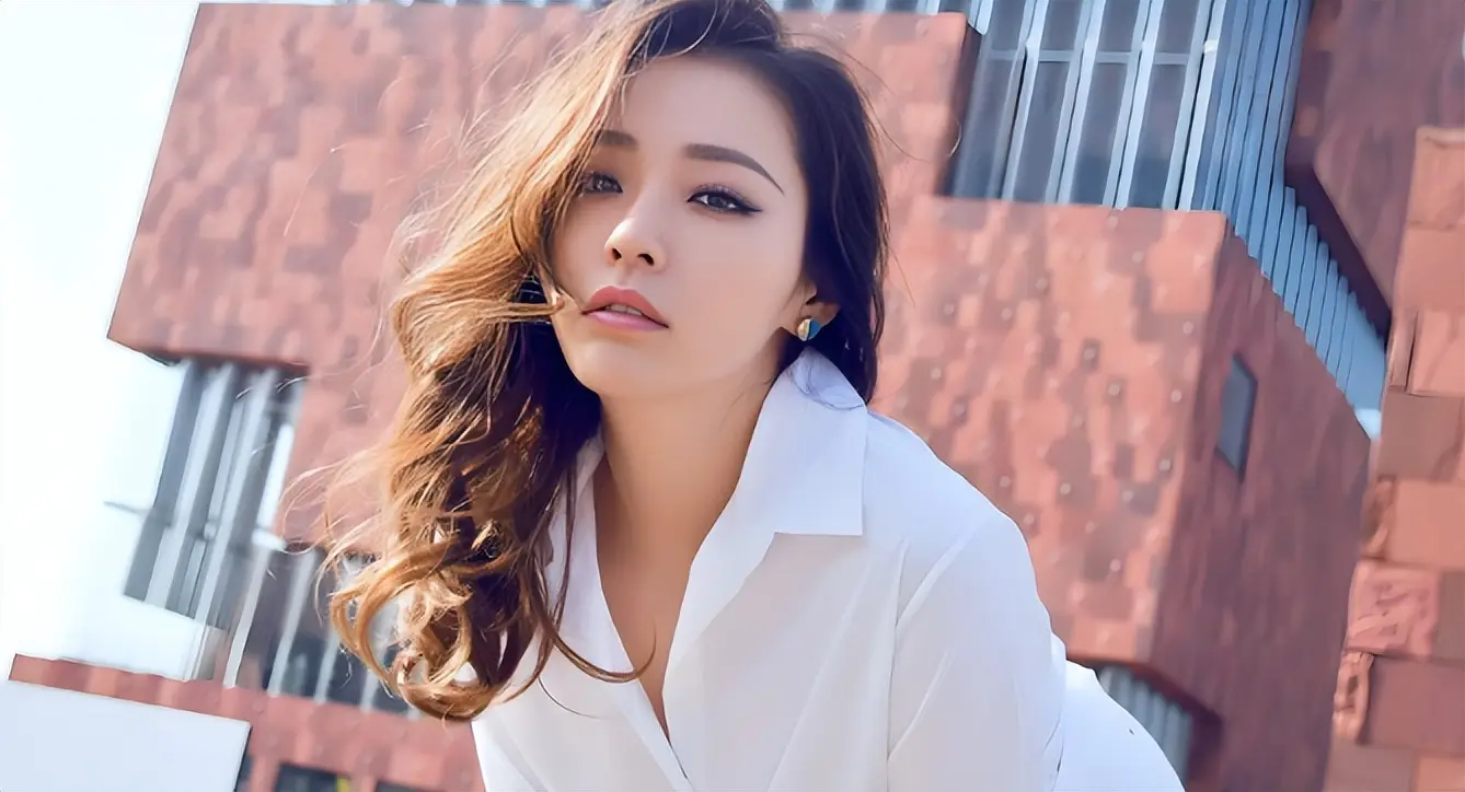 体育速递：城中村艳遇归来 丰满熟女魅力全解析