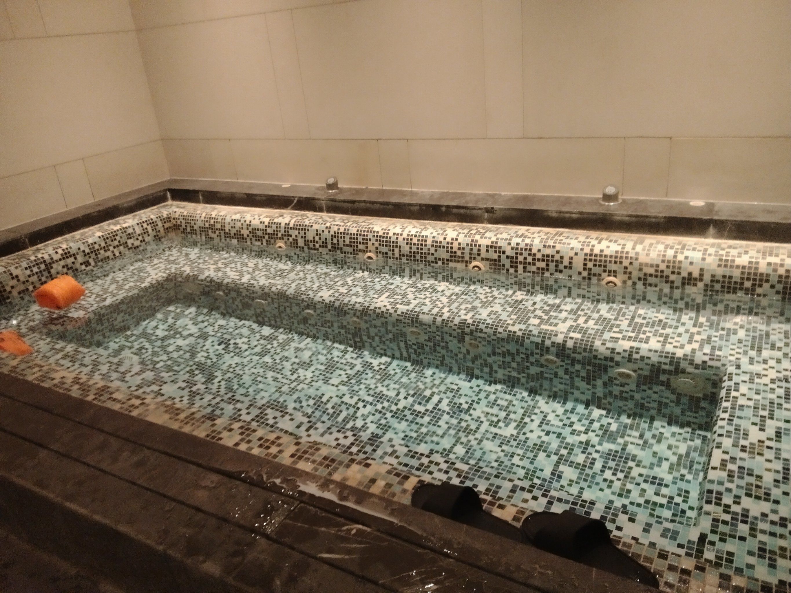 细节分析：南宁桑拿体验到底怎么样？专业人士带你一探究竟与实用指南