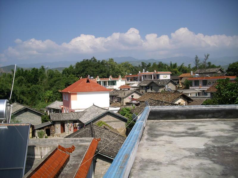 广州龙归夏良小巷子藏着什么秘密？揭秘城中村30年变迁与生存智慧