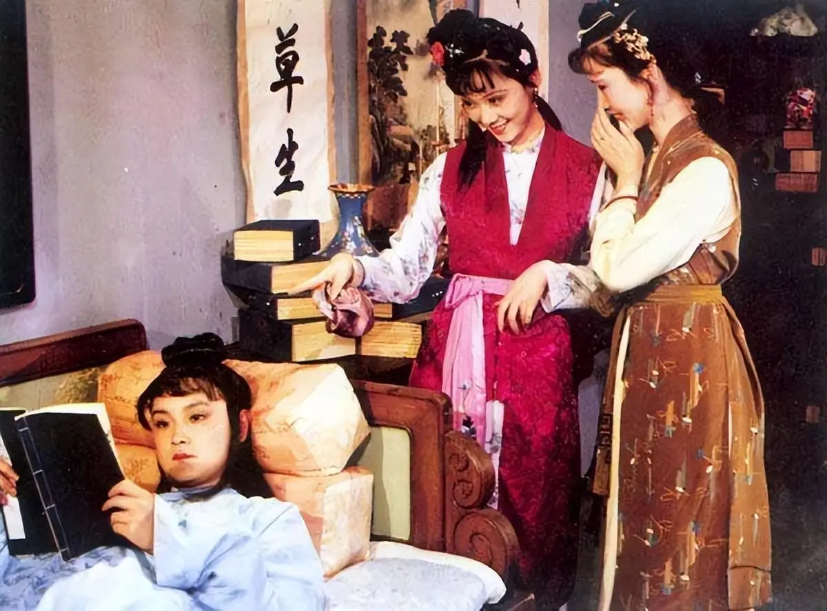 新手如何在'小红楼免费信息论坛'快速找到实用资源？