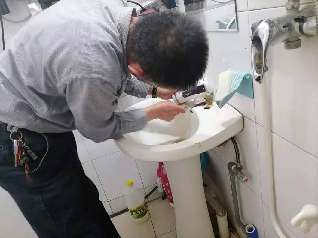 家电维修为何总超支 家电维修为何总超支？100元上门服务省40%的避坑指南