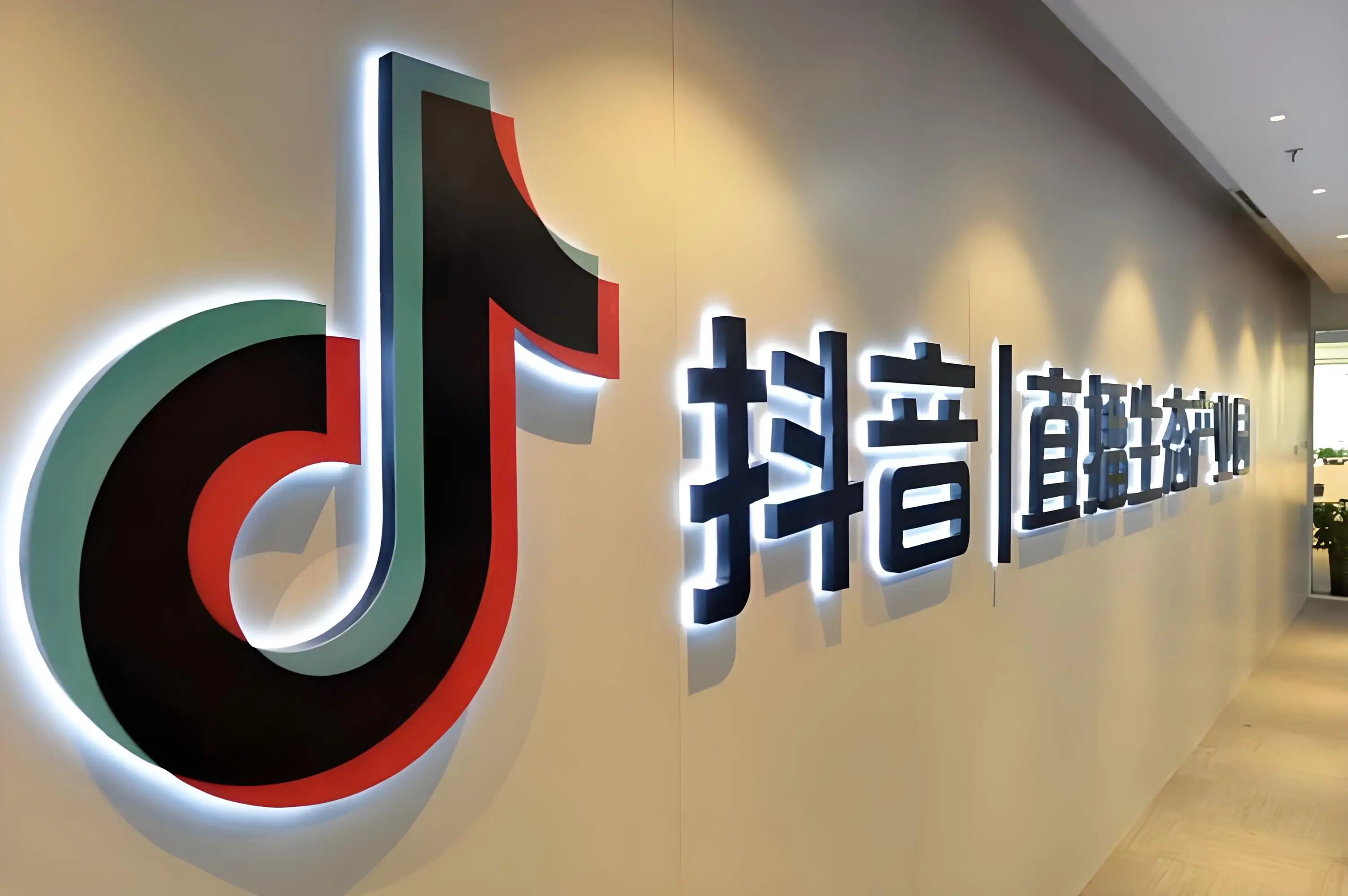 抖音上能叫到小姐吗？抖音小姐姐现象全解析