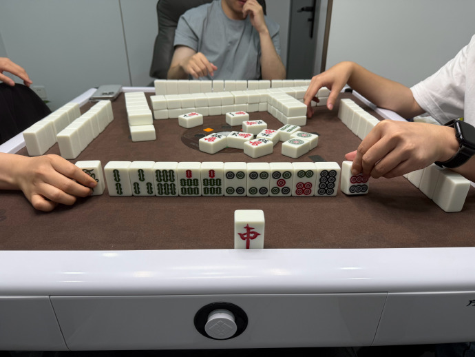 约附近牌友的实战指南,扑克社交的破冰技巧