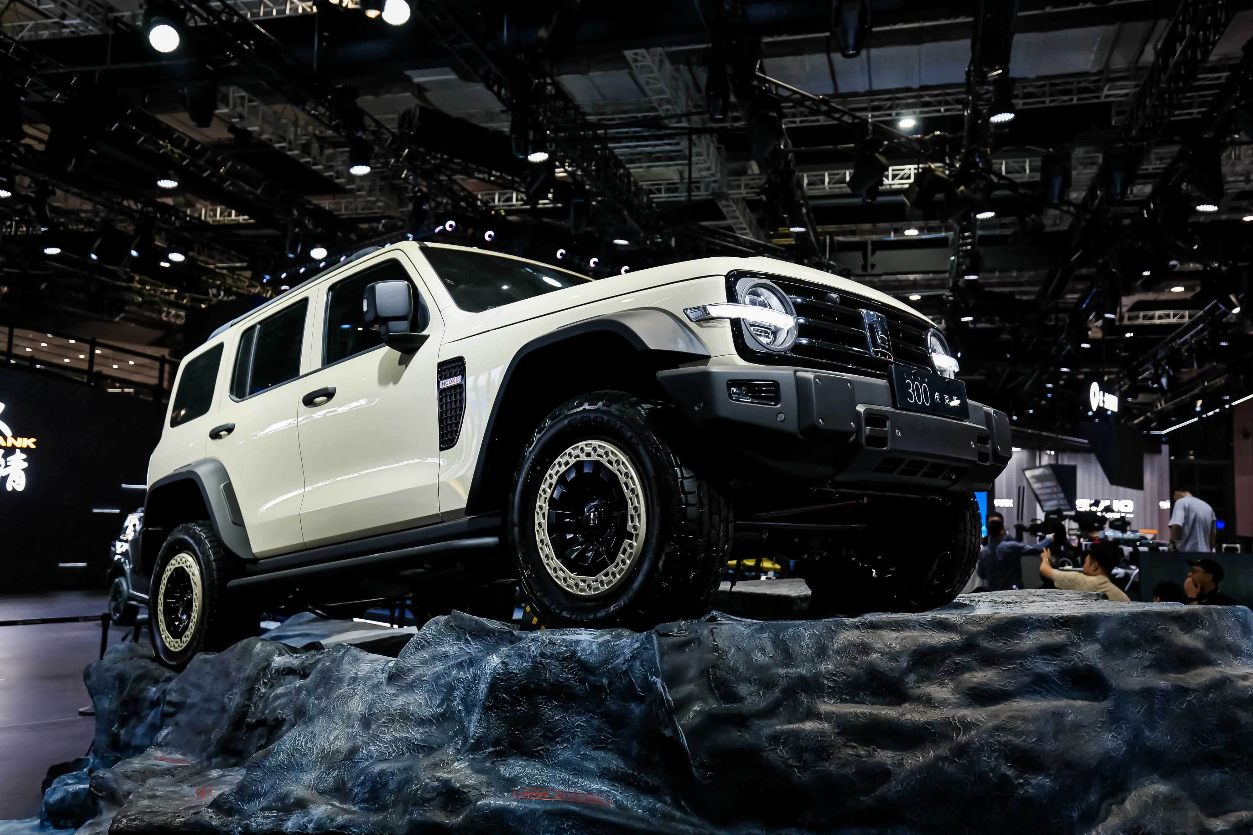 300米半径约会实战手册：从定位到邀约的精准攻略